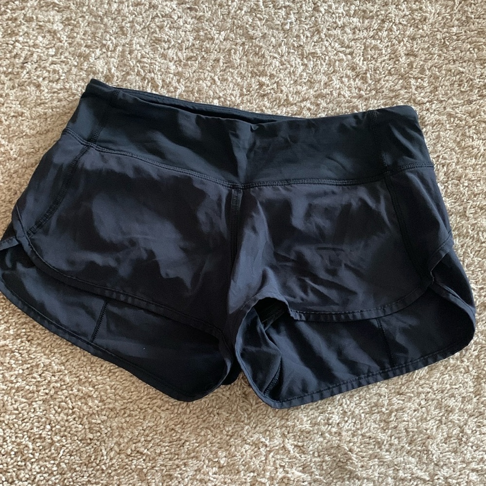 Lululemon shorts w built in underwear size 4